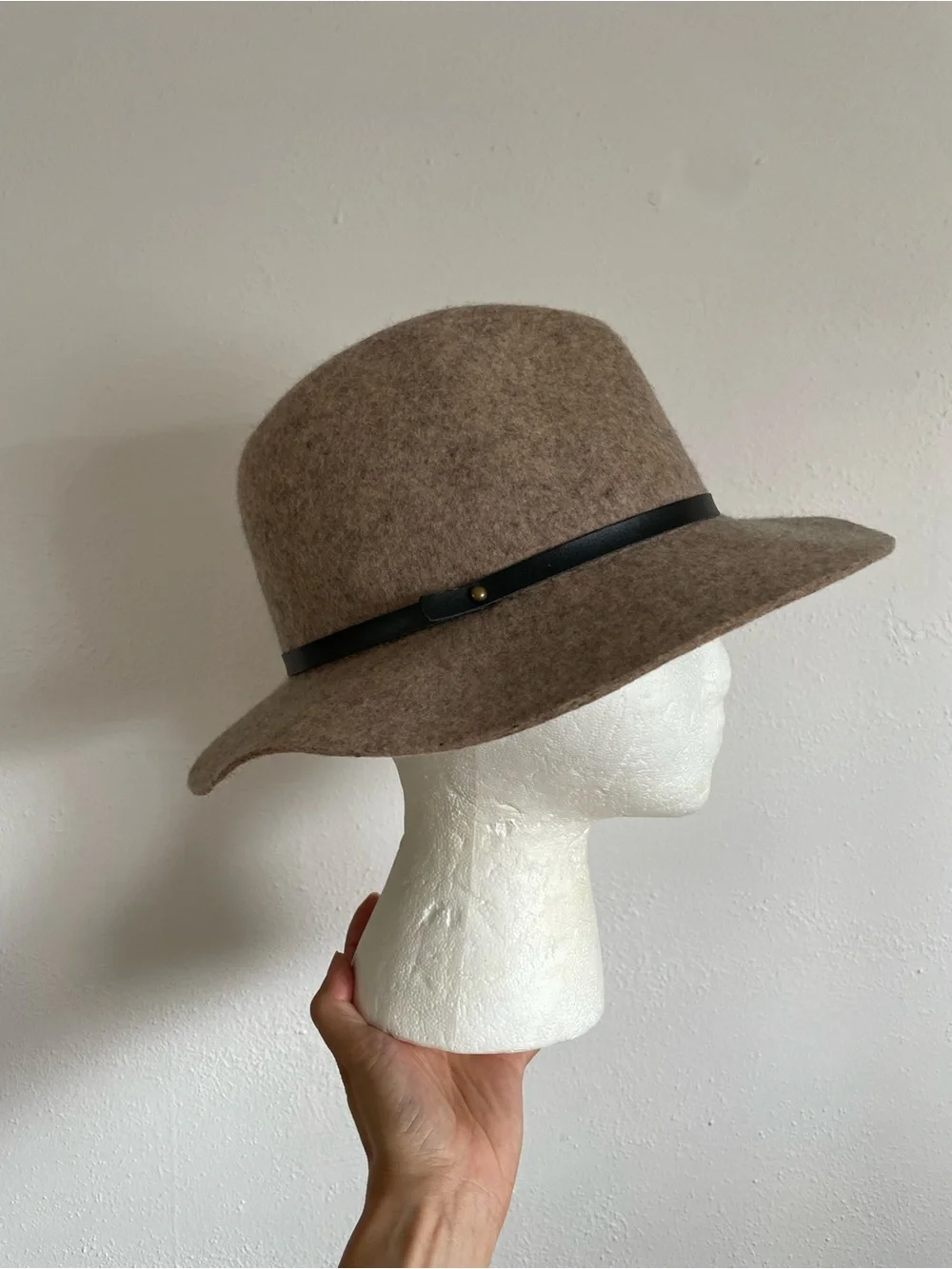 Banana Republic Oat Color Wool Felt Wide Brim Fedora Hat S/M Boho Panama Rancher